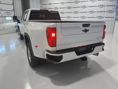Used 2025 Chevrolet Silverado 3500 High Country w/ High Country Premium Package AWD/4WD image 4
