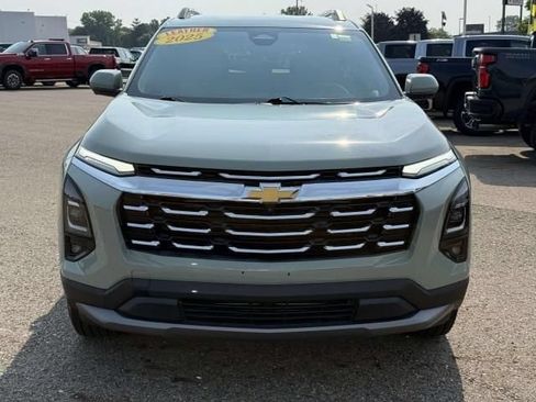Used 2025 Chevrolet Equinox LT w/ Convenience Package II AWD/4WD image 3