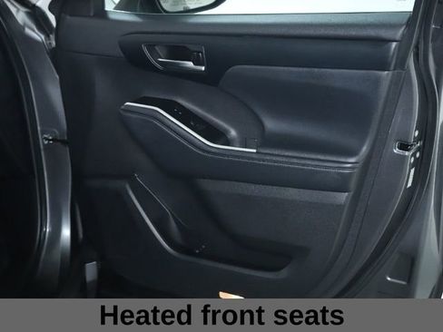Used 2023 Toyota Highlander Limited image 25