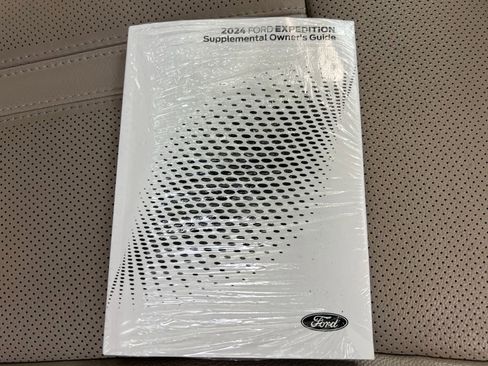 Used 2024 Ford Expedition Limited image 31