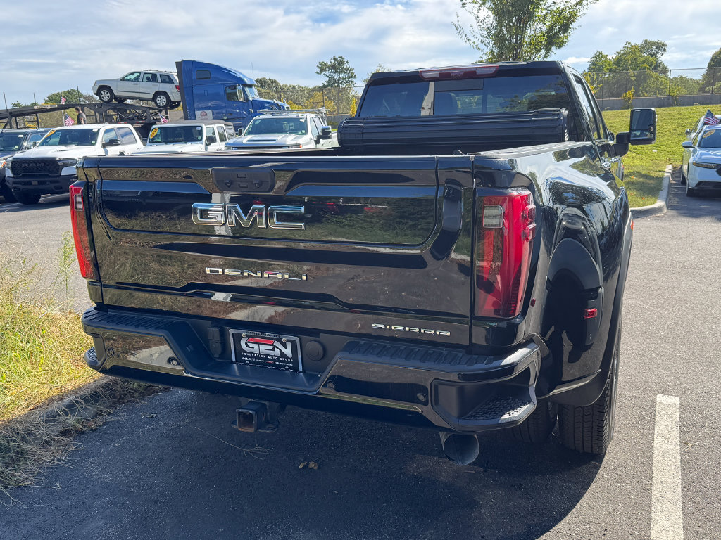 Used 2025 GMC Sierra 3500 Denali Ultimate AWD/4WD image 3