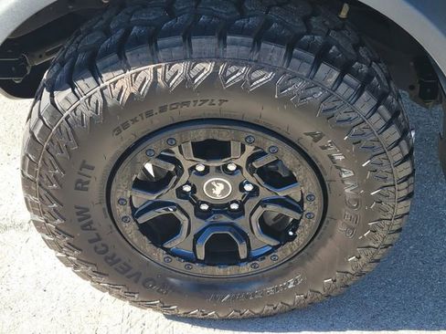 Used 2022 Ford Bronco Wildtrak image 9