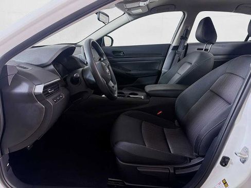 Certified 2025 Nissan Altima 2.5 S FWD image 17