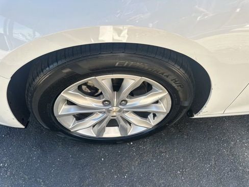 Used 2023 Chevrolet Malibu LT FWD image 17