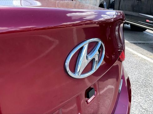 Used 2013 Hyundai Elantra Limited w/ Technology Pkg FWD image 31