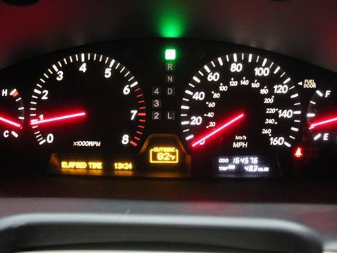 Used 2002 Lexus LS 430 RWD image 17