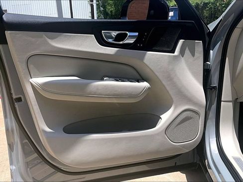Certified 2024 Volvo XC60 B5 Plus w/ Protection Package Premier AWD/4WD image 24