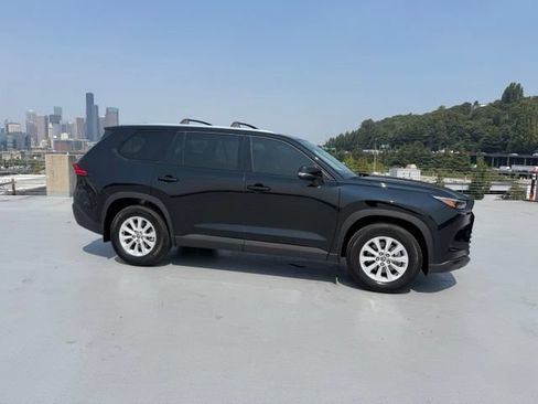 Certified 2024 Toyota Grand Highlander AWD image 3