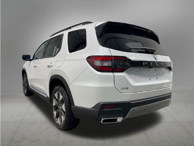 New 2026 Honda Pilot Touring image 3
