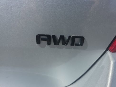 Used 2019 Chevrolet Trax LT w/ Redline Edition AWD/4WD image 6