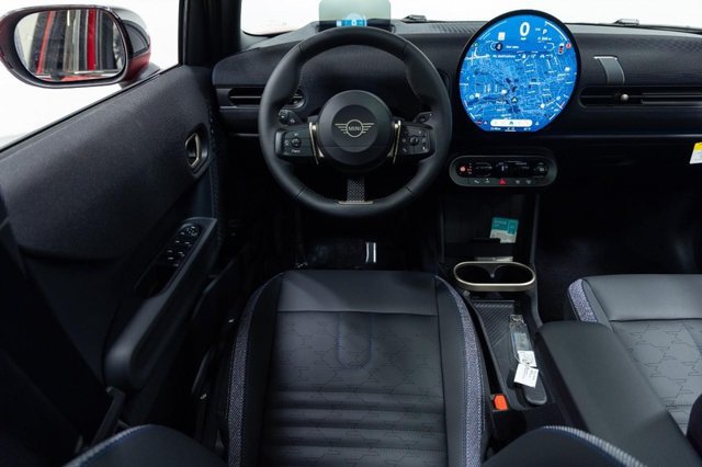 Certified 2026 MINI Cooper 4-Door Hardtop FWD image 4