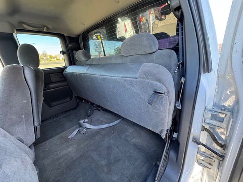 Used 2005 Chevrolet Silverado 2500 LS w/ Skid Plate Package AWD/4WD image 29