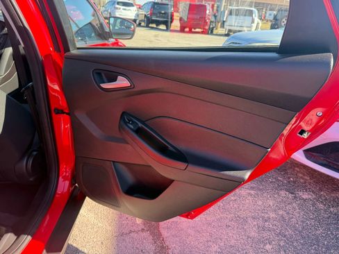Used 2015 Ford Focus SE image 16
