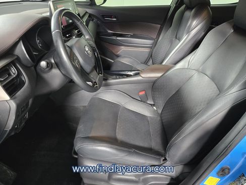 Used 2019 Toyota C-HR Limited FWD image 12