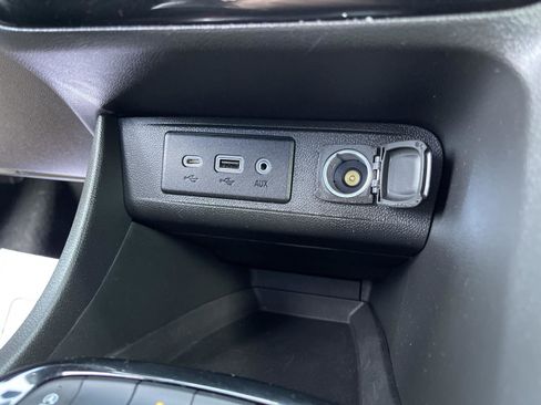 Used 2023 Buick Encore GX Select w/ Sport Touring Package FWD image 28