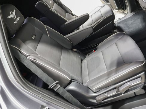 Used 2023 Cadillac Escalade Premium Luxury image 55