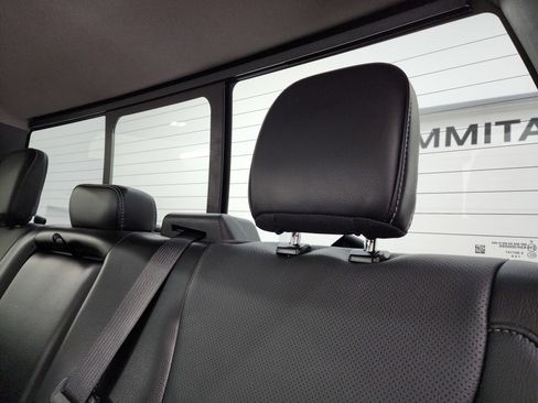 Used 2017 Ford F250 Lariat w/ Lariat Ultimate Package image 39