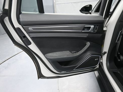 Certified 2022 Porsche Panamera GTS image 23