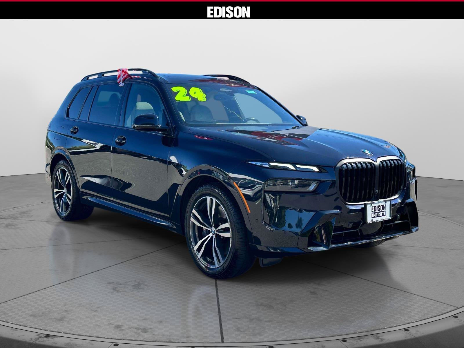 Used 2024 BMW X7 xDrive40i w/ M Sport Package AWD/4WD image 1