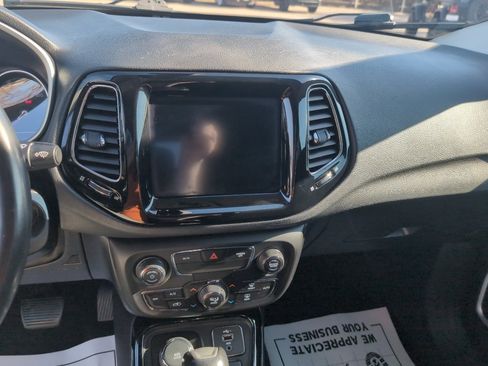 Used 2019 Jeep Compass Limited AWD/4WD image 11