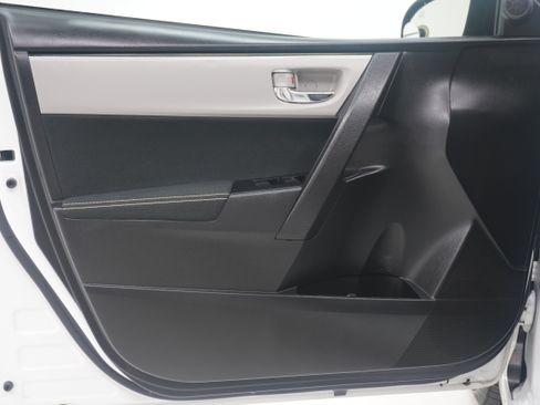 Used 2017 Toyota Corolla LE FWD image 14