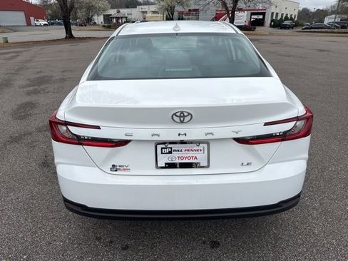 Used 2025 Toyota Camry LE image 4