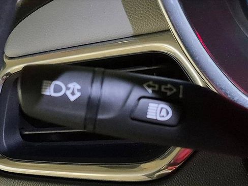 Used 2020 Chevrolet Equinox LS w/ LS Convenience Package FWD image 15