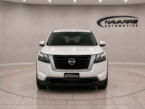 Used 2025 Nissan Pathfinder SV AWD/4WD image 3