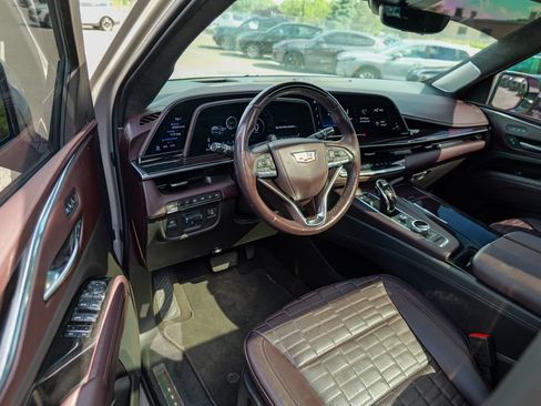 Used 2024 Cadillac Escalade ESV Premium Luxury Platinum AWD/4WD image 16