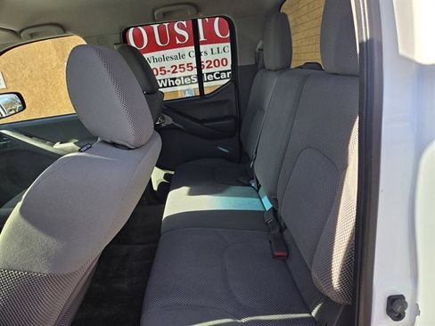 Used 2012 Nissan Frontier SV w/ SV Premium Utility Pkg image 10