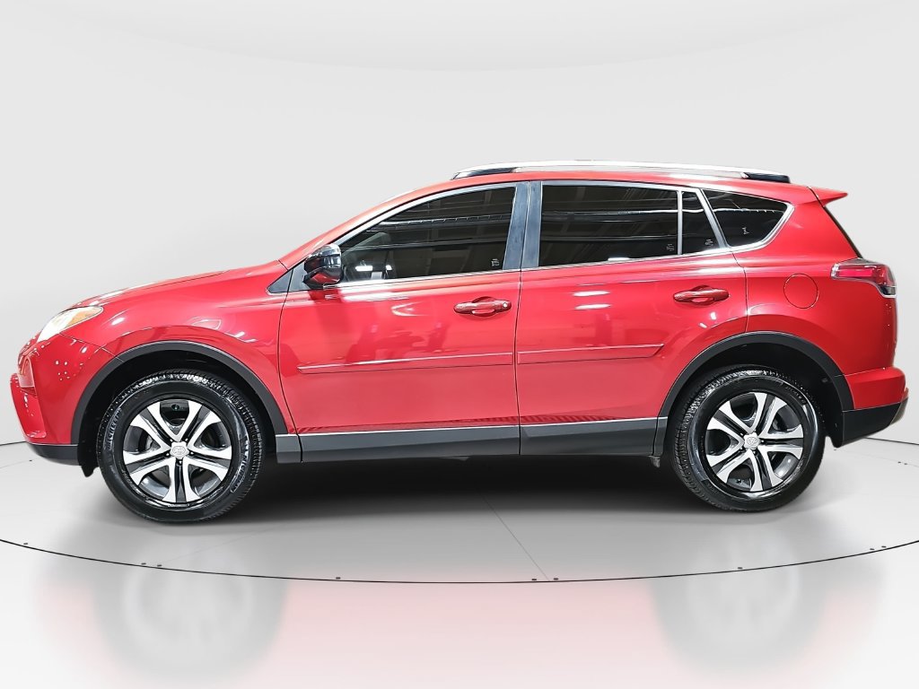 Used 2017 Toyota RAV4 LE w/ Preferred Accessory Package FWD image 8