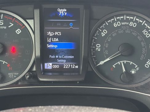 Used 2021 Toyota Tacoma TRD Sport w/ Technology Package RWD image 27