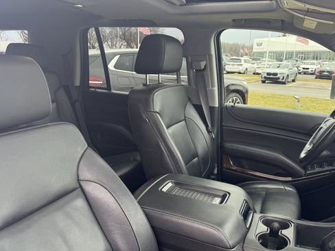 Used 2017 Chevrolet Tahoe LT w/ LT Signature Package image 32
