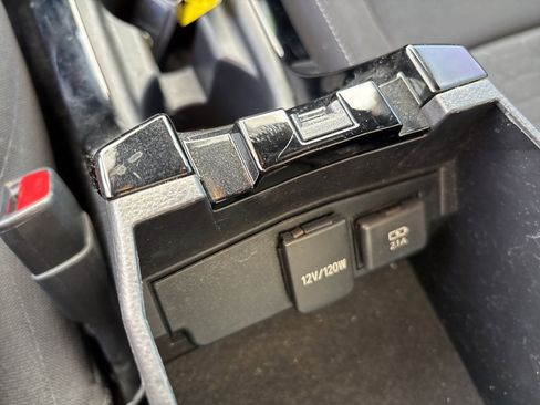 Used 2020 Toyota Corolla SE image 19