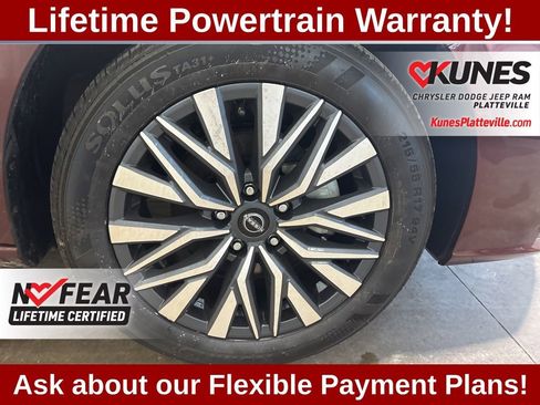 Used 2025 Nissan Altima 2.5 SV image 13