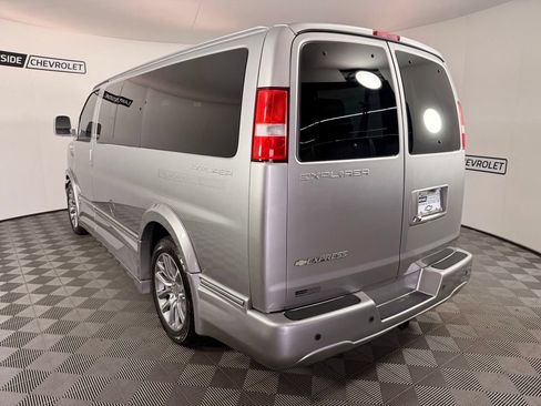 Used 2021 Chevrolet Express 2500 LS w/ Enhanced Convenience Package RWD image 4
