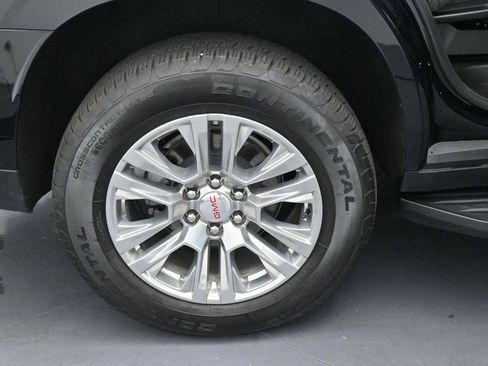 Used 2024 GMC Yukon Denali w/ Advanced Technology Package AWD/4WD image 42