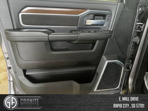 Used 2024 RAM 2500 Laramie AWD/4WD image 13