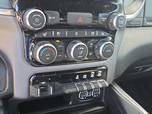 Used 2022 RAM 1500 Laramie AWD/4WD image 24