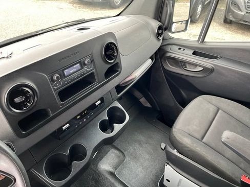 Used 2022 Mercedes-Benz Sprinter 2500 image 27