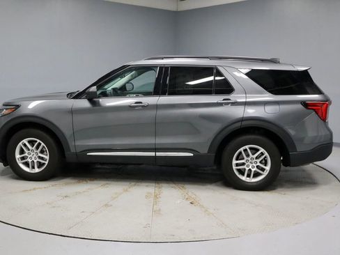 Certified 2025 Ford Explorer Active AWD/4WD image 8