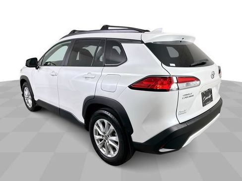 Used 2024 Toyota Corolla Cross LE FWD image 6