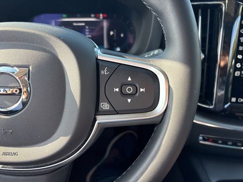 Certified 2023 Volvo XC60 B5 Core image 23