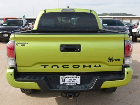 Used 2023 Toyota Tacoma TRD Off-Road w/ TRD Premium Off Road Package AWD/4WD image 4
