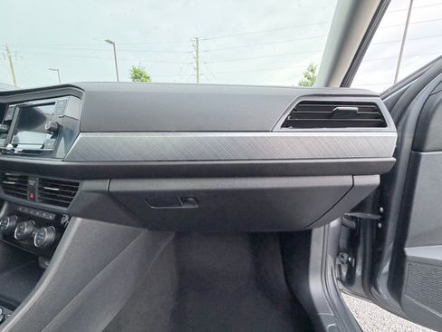 Used 2024 Volkswagen Jetta SE FWD image 10