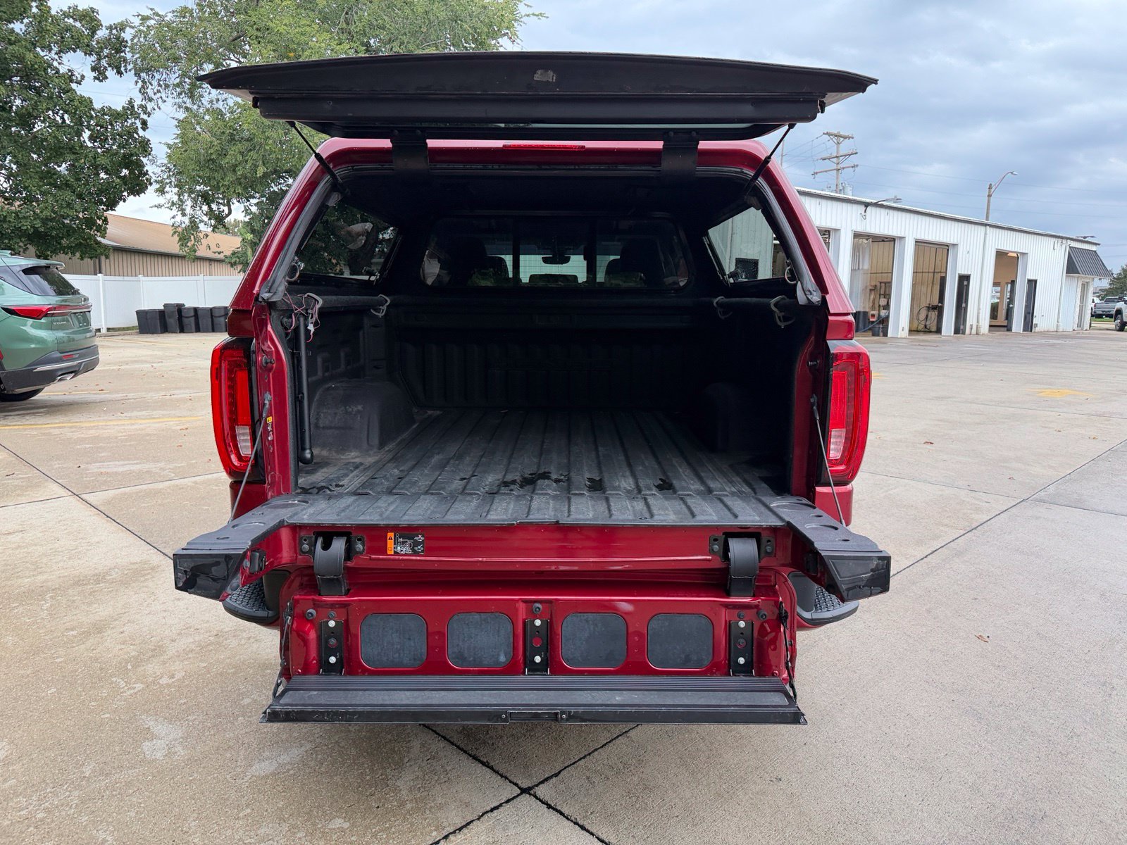 Used 2020 GMC Sierra 1500 Denali w/ Denali Ultimate Package AWD/4WD image 10