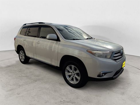 Used 2011 Toyota Highlander 2WD image 7