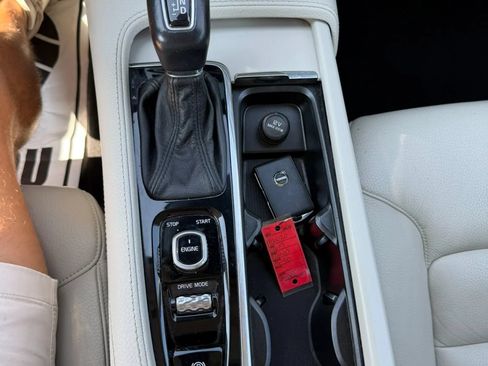Used 2017 Volvo S90 T6 Momentum w/ Vision Package AWD/4WD image 17