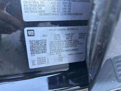 Used 2024 GMC Sierra 1500 Elevation w/ LPO, Elevation Black Package image 14