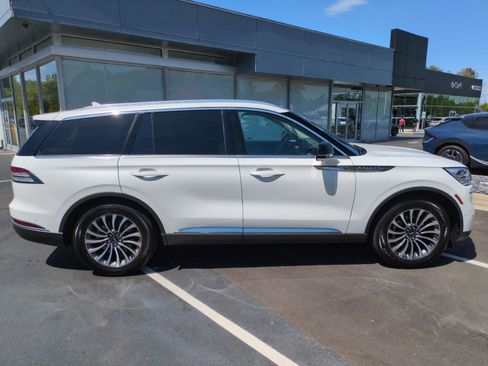 Used 2022 Lincoln Aviator Reserve w/ Equipment Group 201A RWD image 8